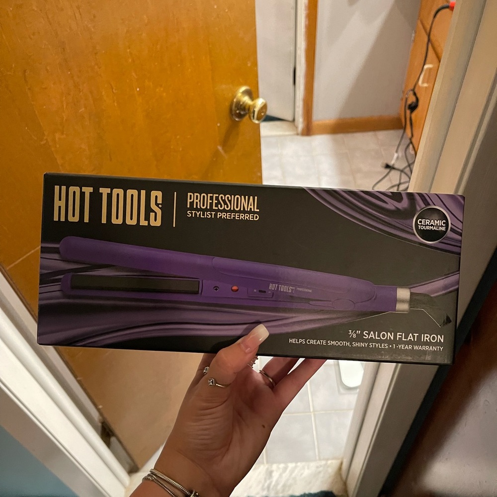 ✂️ Hot Tools 3/8 “ Salon Flat Iron ✂️